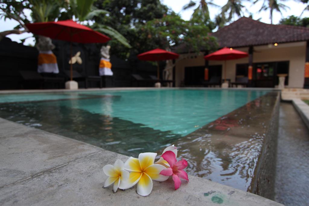 Hotel Melamun Lovina Beach Extérieur photo