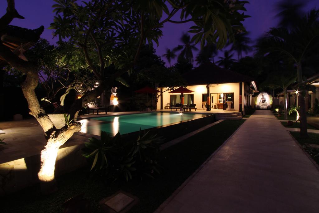 Hotel Melamun Lovina Beach Extérieur photo