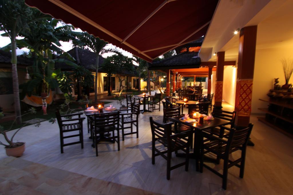 Hotel Melamun Lovina Beach Extérieur photo