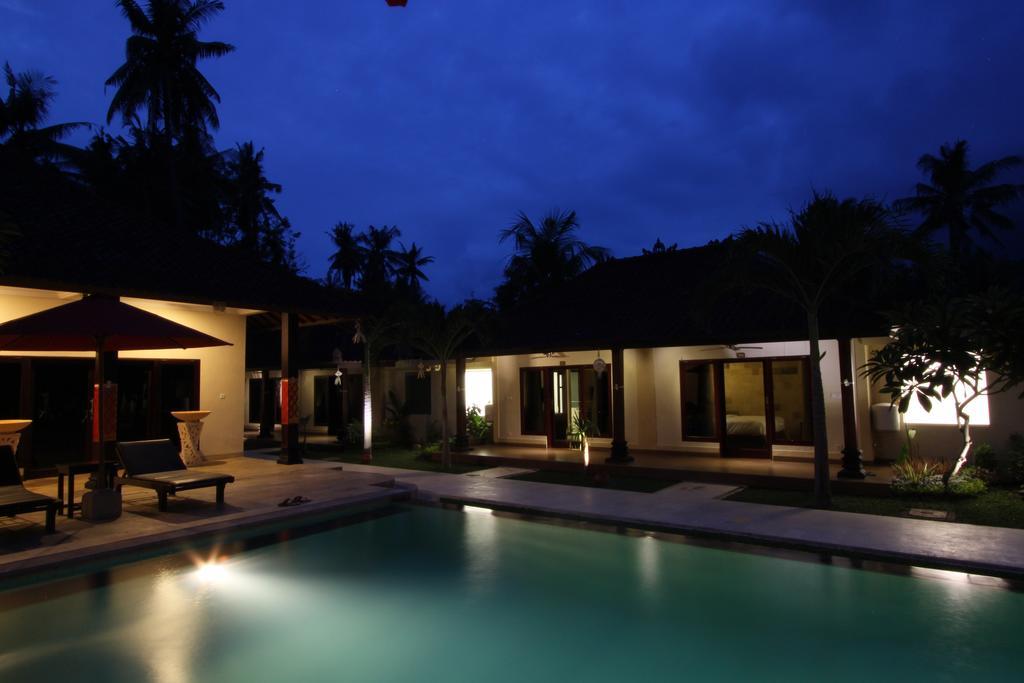 Hotel Melamun Lovina Beach Extérieur photo