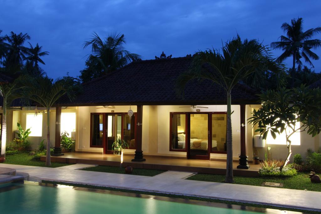 Hotel Melamun Lovina Beach Extérieur photo