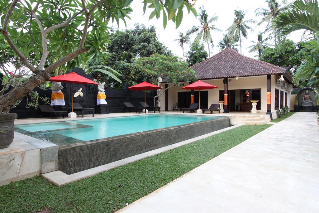 Hotel Melamun Lovina Beach Extérieur photo