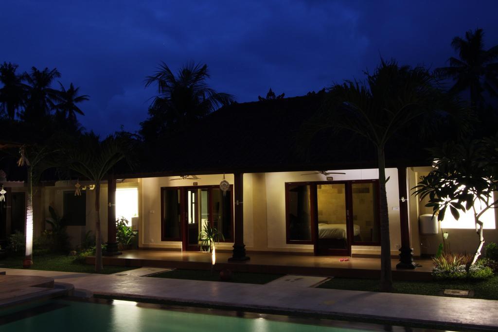 Hotel Melamun Lovina Beach Extérieur photo