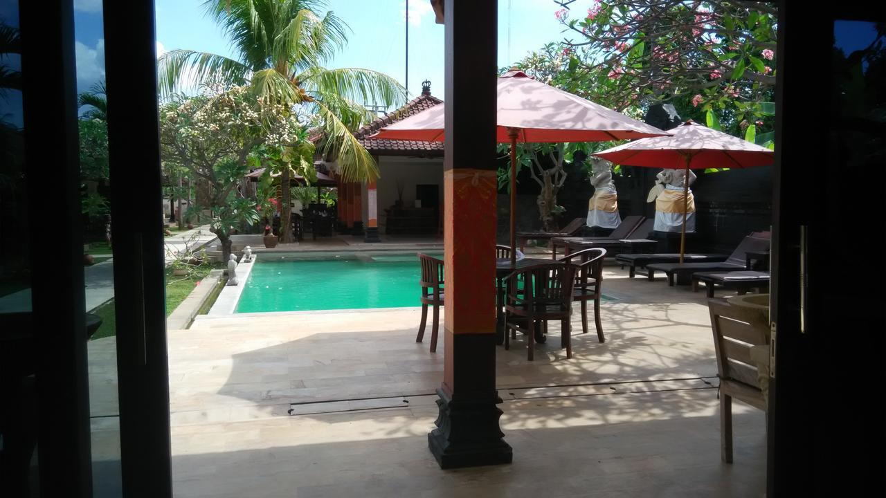 Hotel Melamun Lovina Beach Extérieur photo