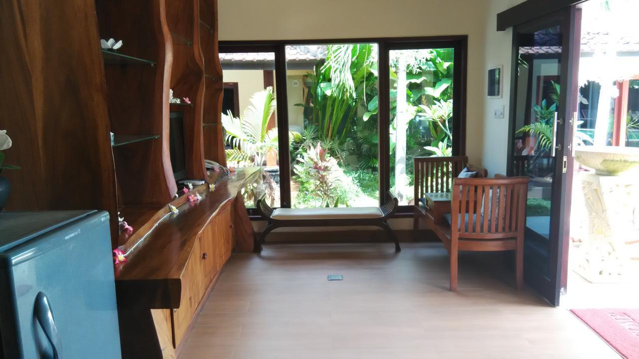 Hotel Melamun Lovina Beach Extérieur photo