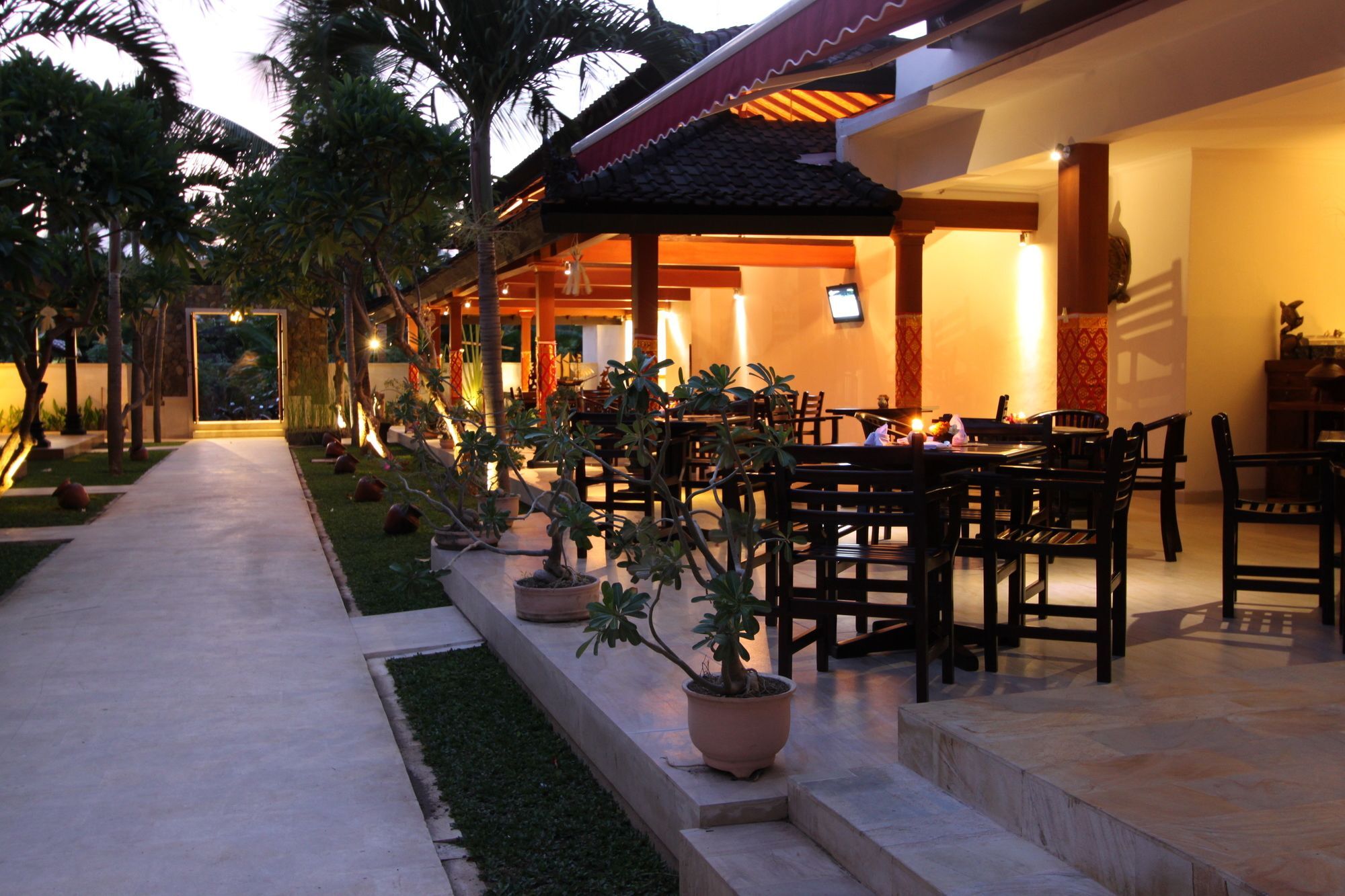 Hotel Melamun Lovina Beach Extérieur photo