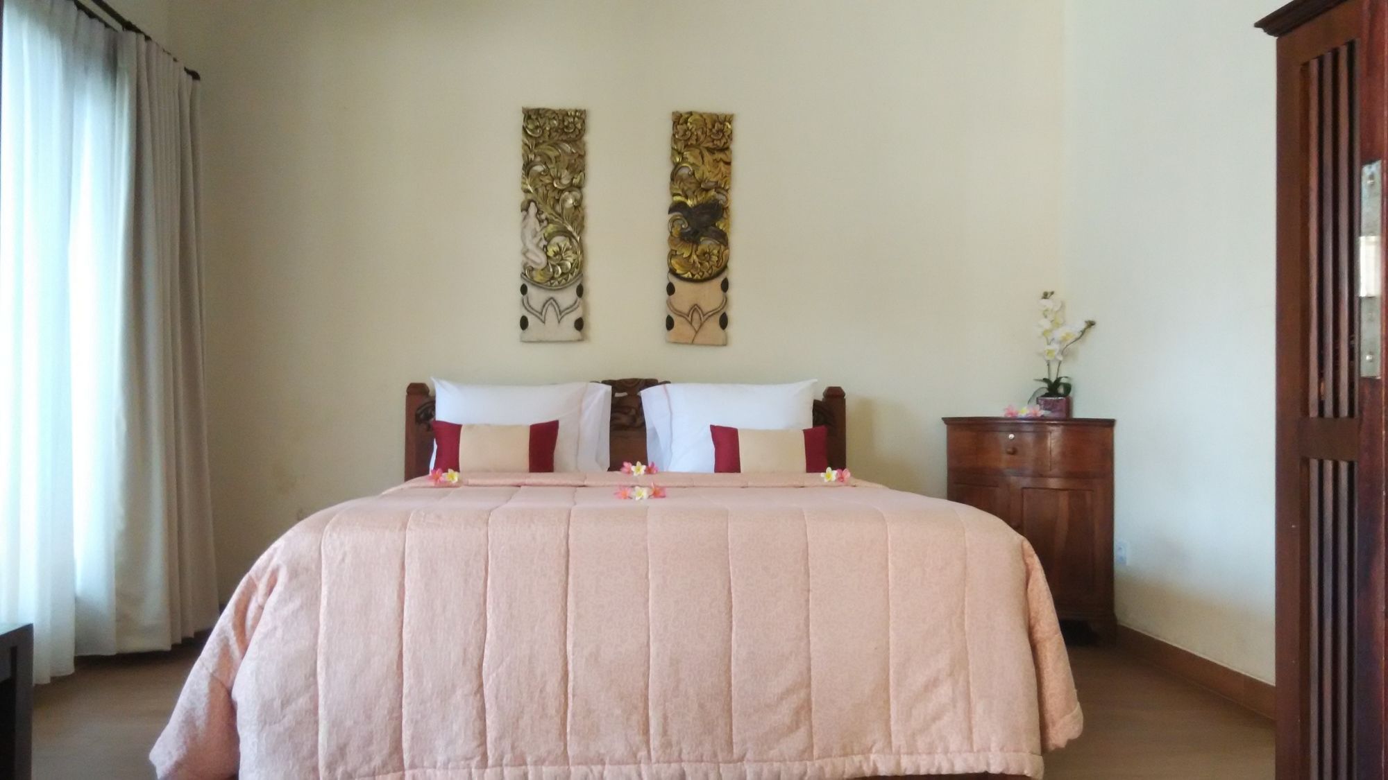 Hotel Melamun Lovina Beach Extérieur photo