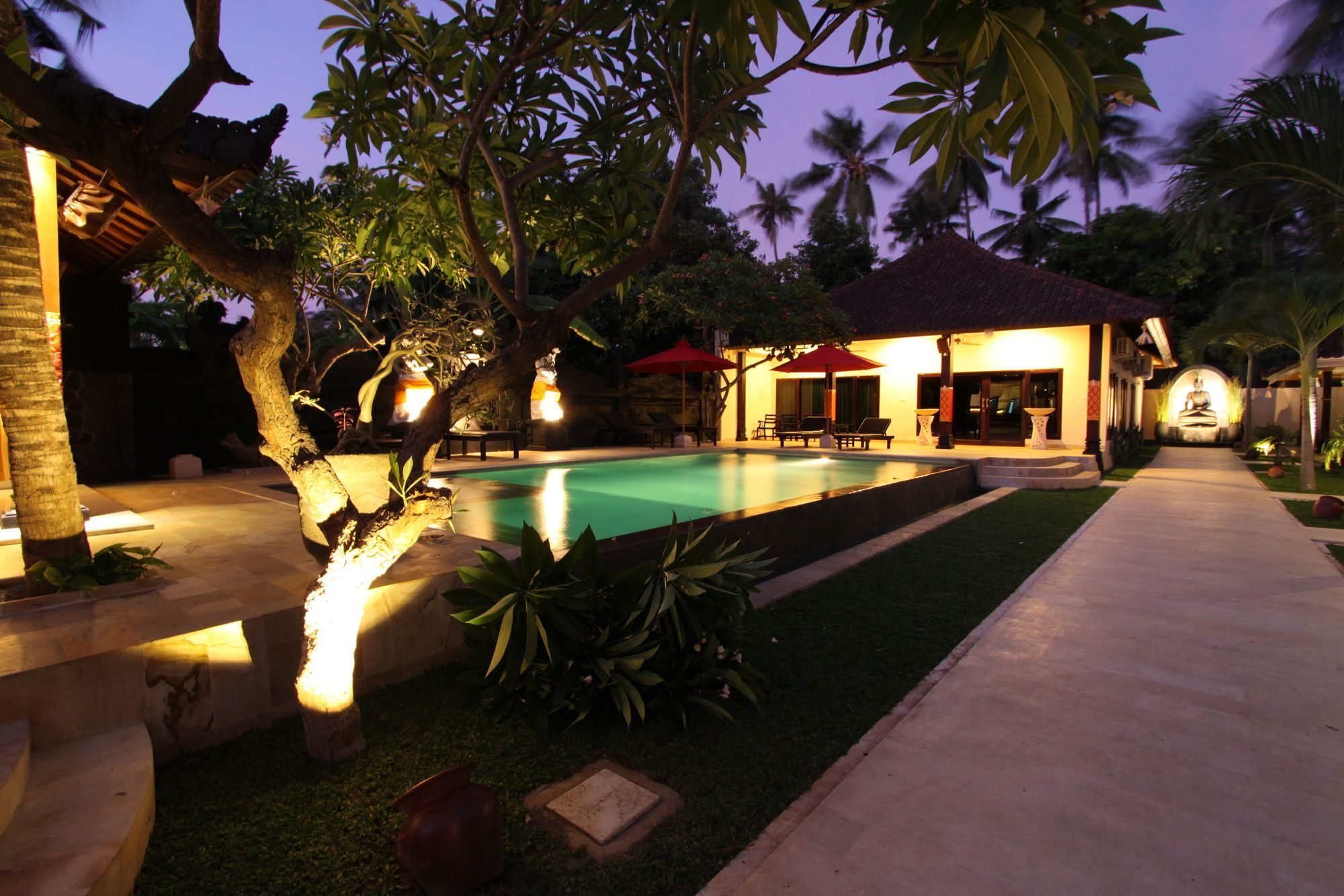 Hotel Melamun Lovina Beach Extérieur photo